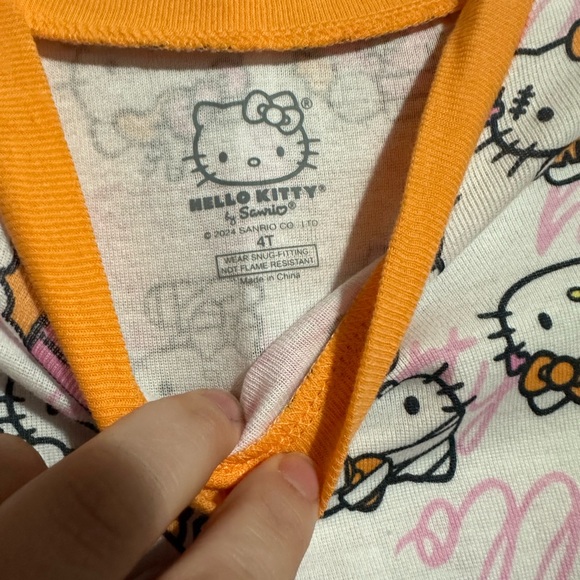 Halloween trick or treat candy Hello Kitty Pajamas - Picture 4 of 7